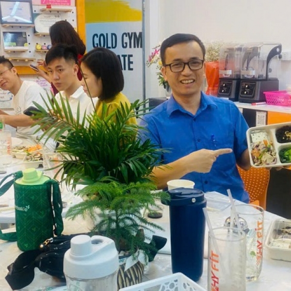 So sánh bếp ăn thông minh